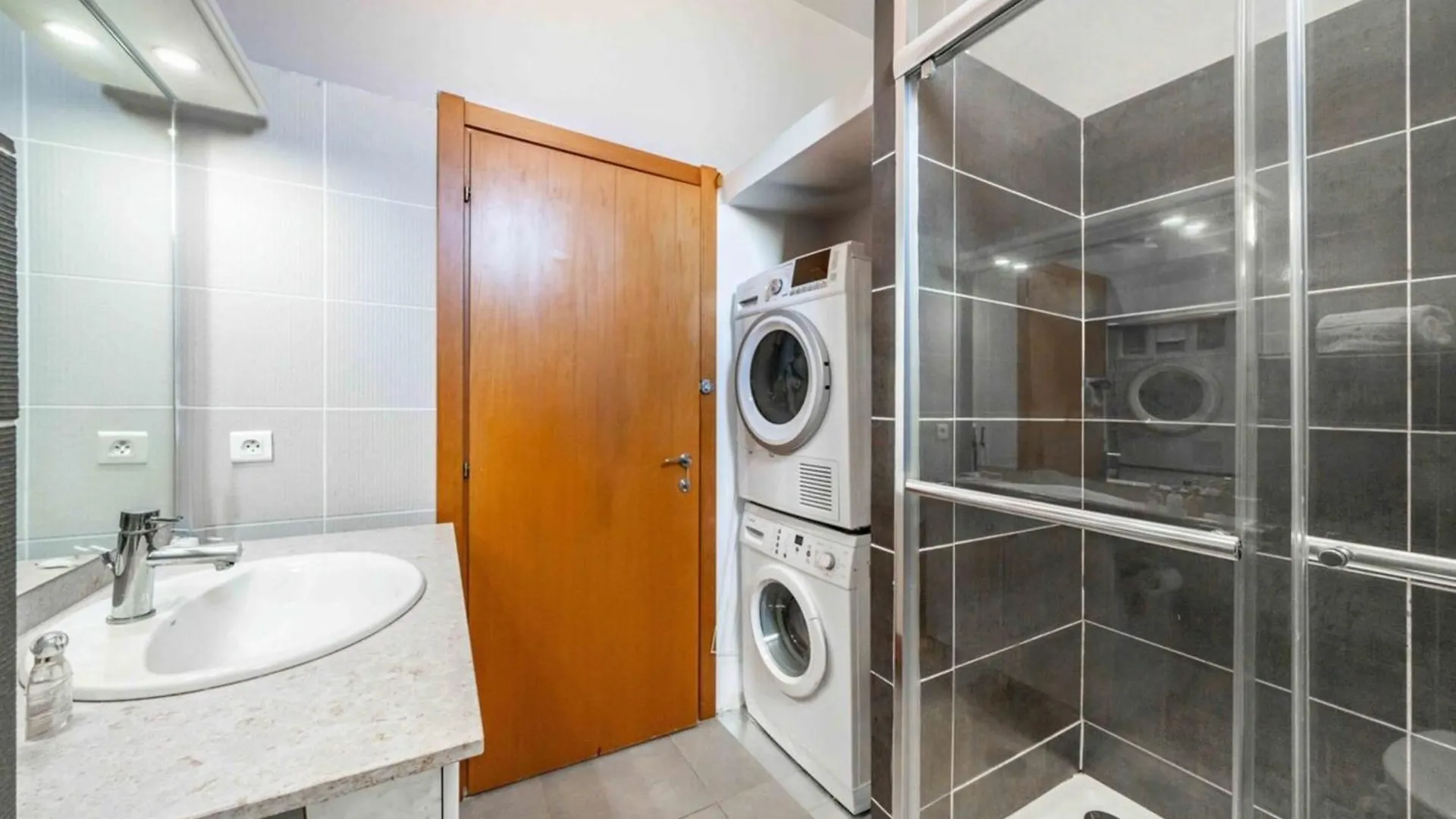 شقة Beautiful 2 Bedroom In The Heart Of كان